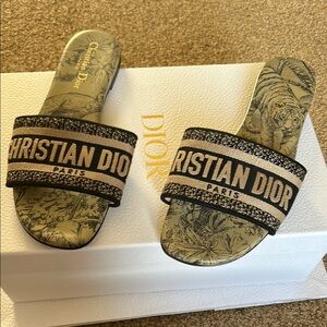 Womens Dior Dway Slide. Size 8 (38)